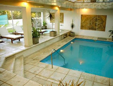 Howard Johnson & General Belgrano Hotel