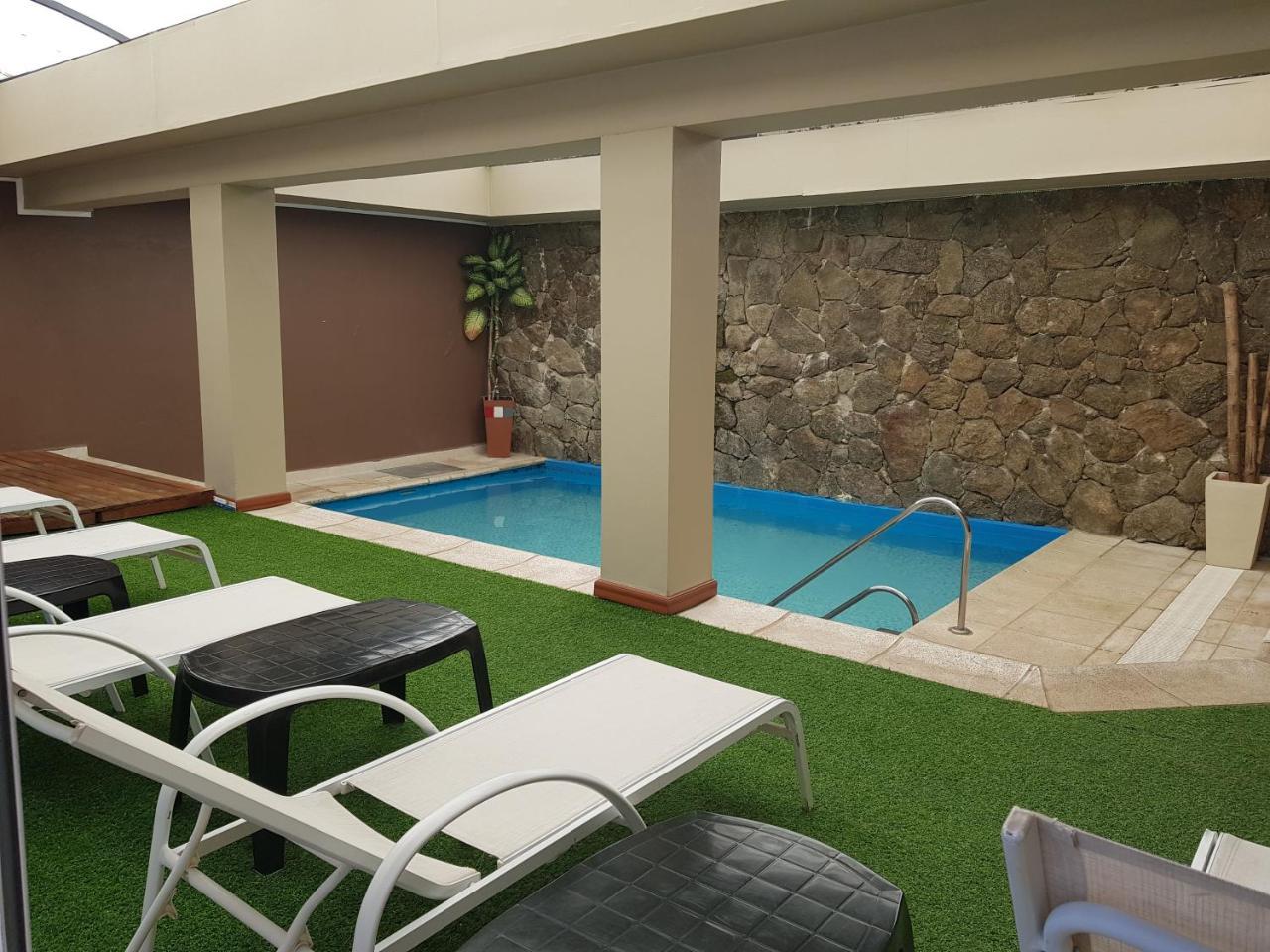 Hotel Howard Johnson & General Belgrano
